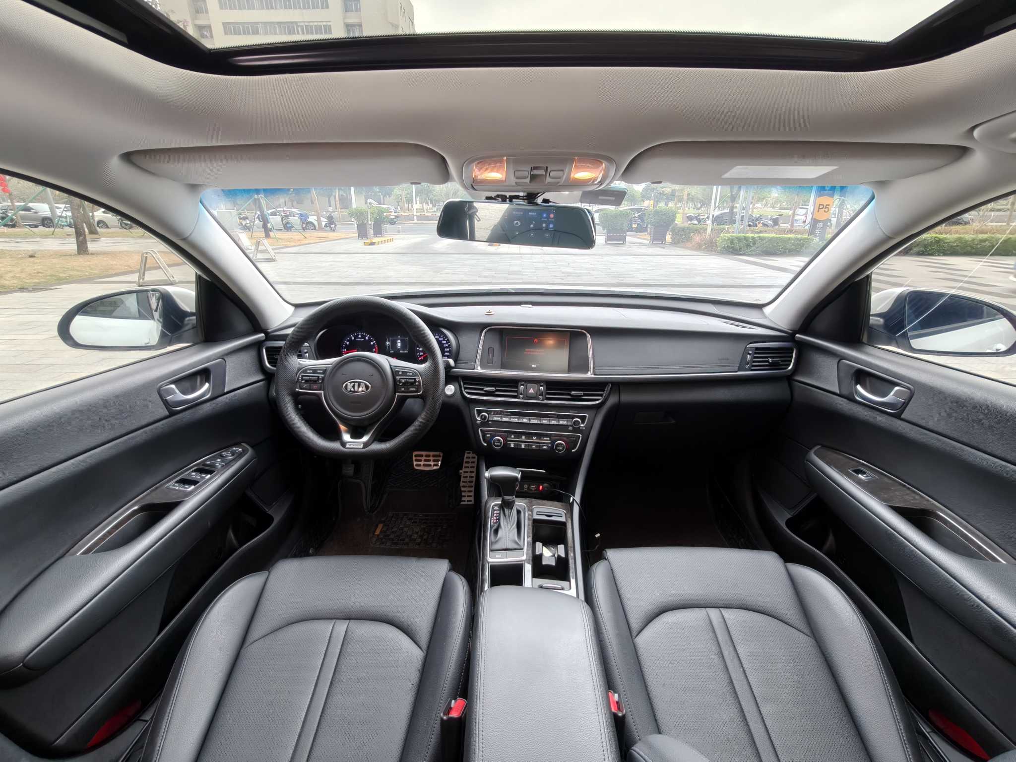 Kia K5 2017 car image #11