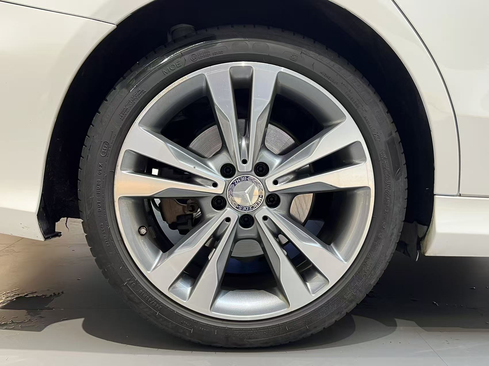 Mercedes-Benz C Class 2015 car image #11