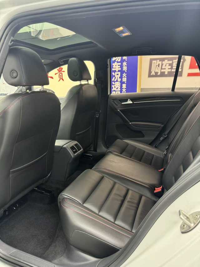 Volkswagen GolfGTI 2016 immagine di auto #11