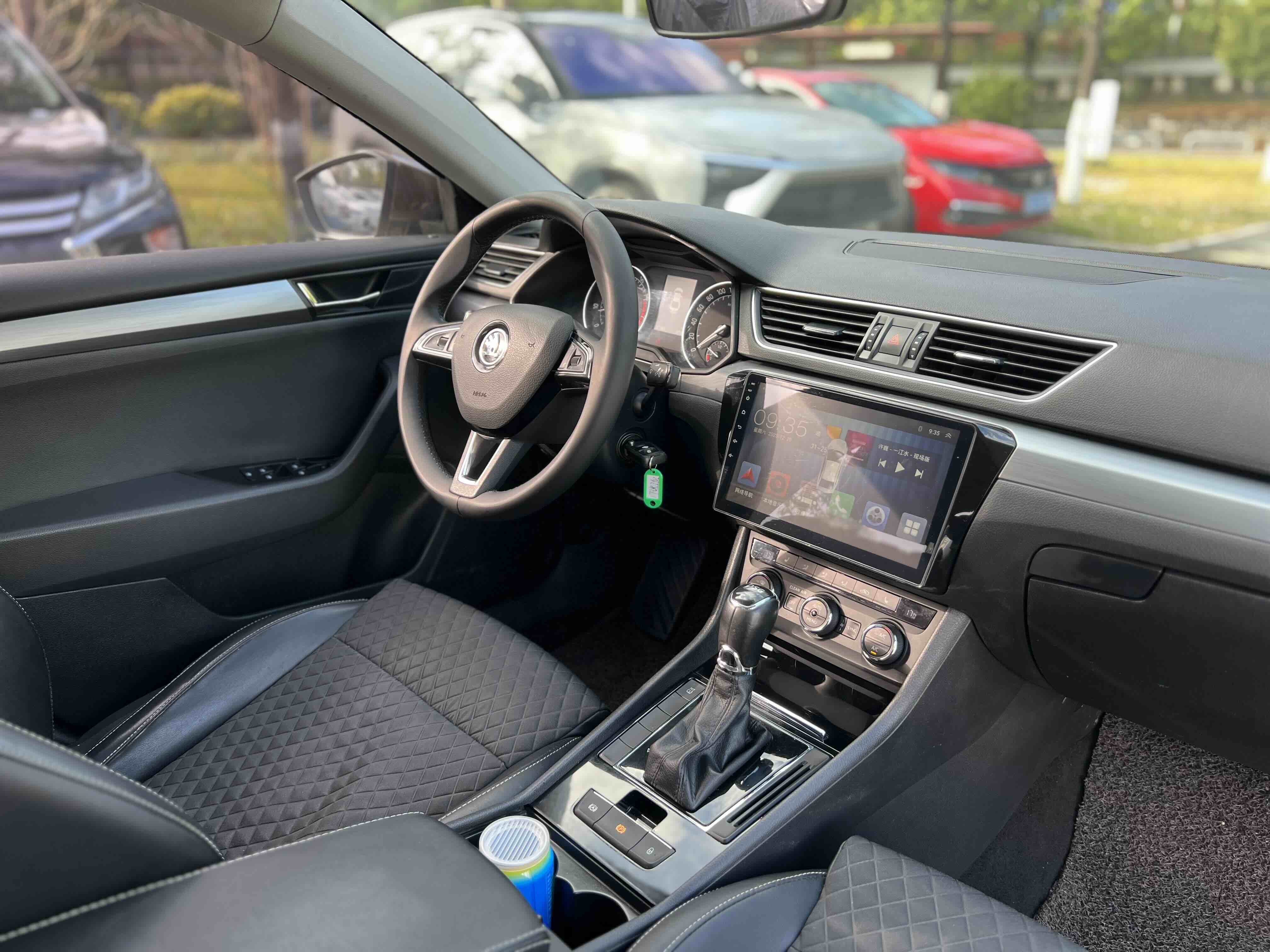 Skoda Superb 2017 #11 Skoda Superb 2017 car image #11