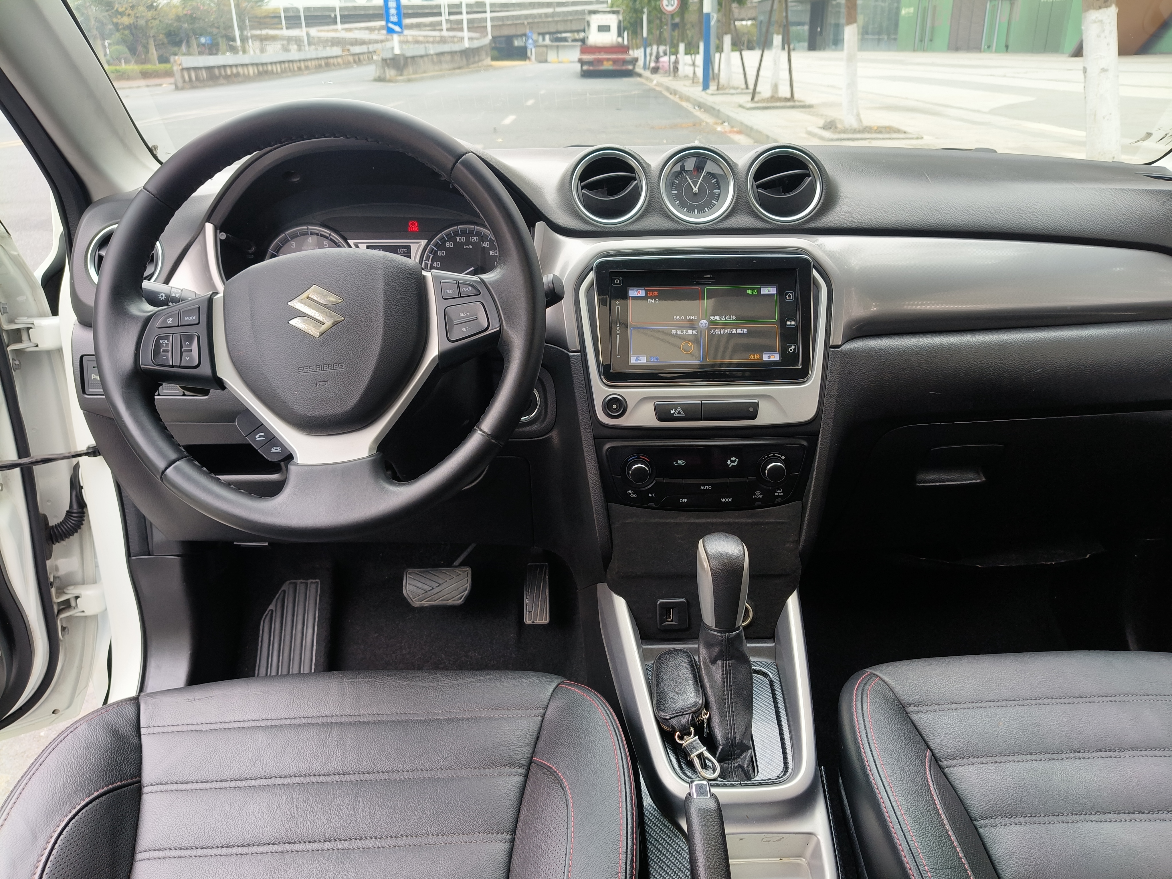 Suzuki Vitara 2016 image de voiture #11