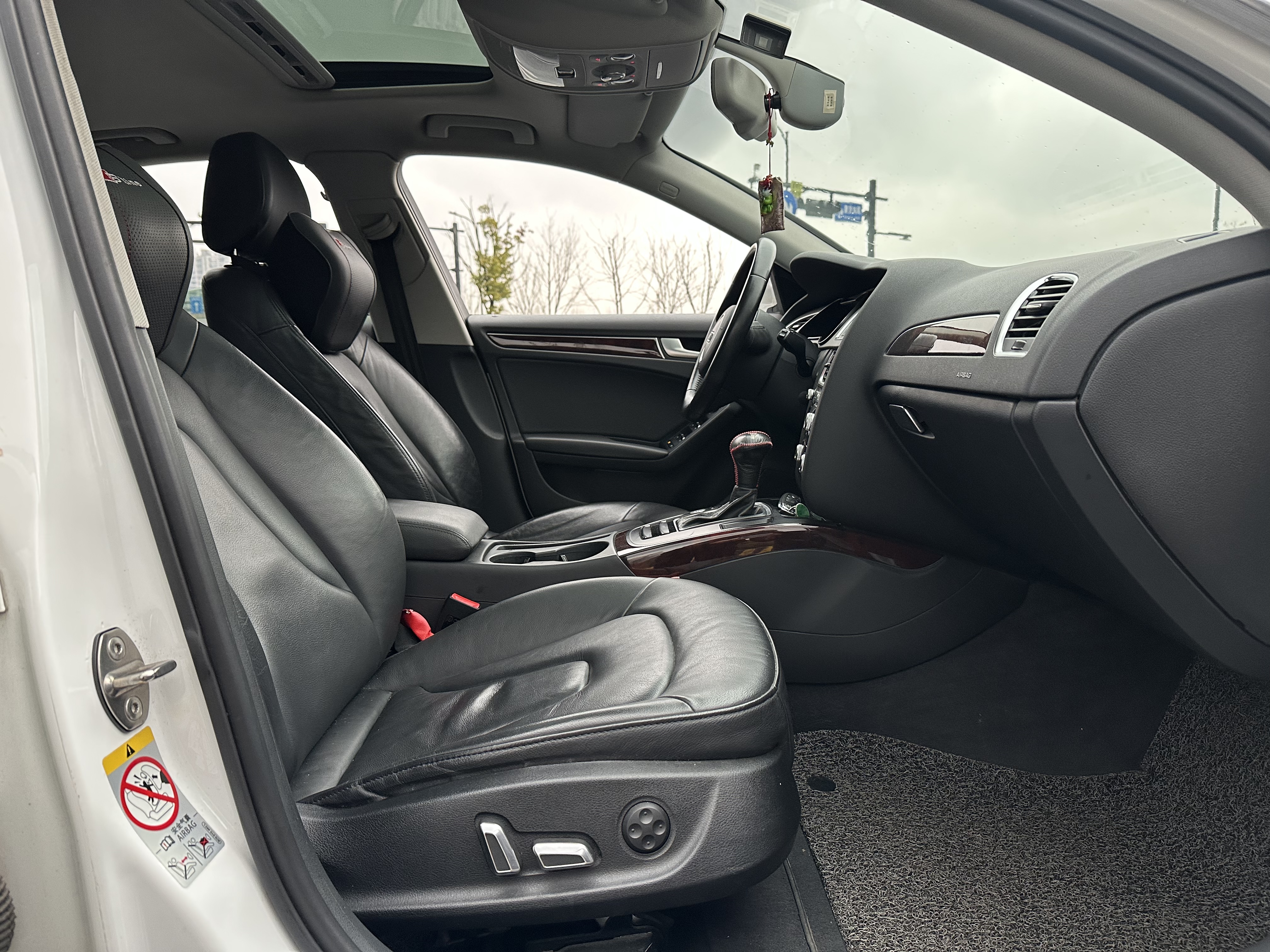 Audi A4L 2016 car image #11