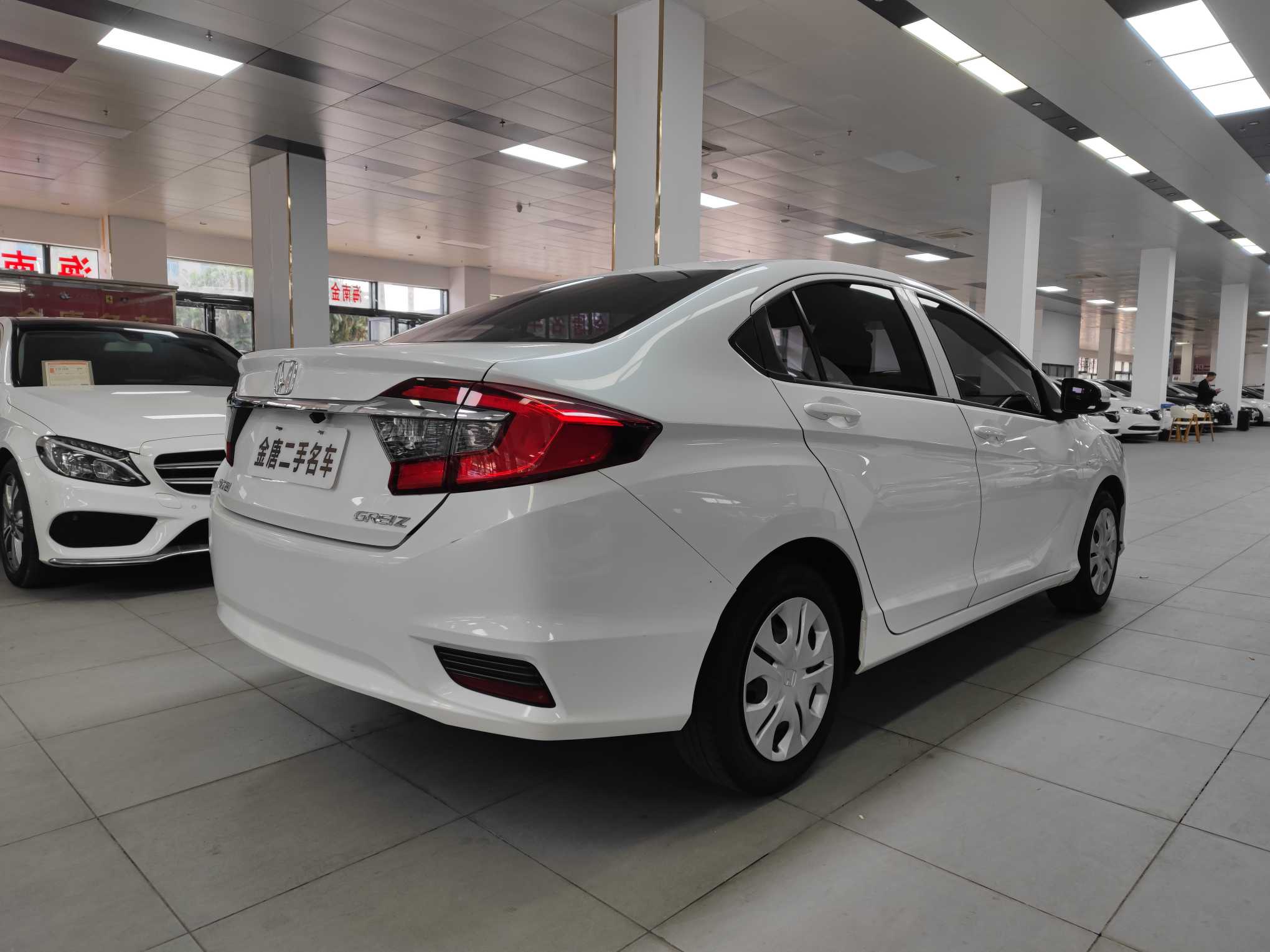 Honda Greiz 2017 car image #11