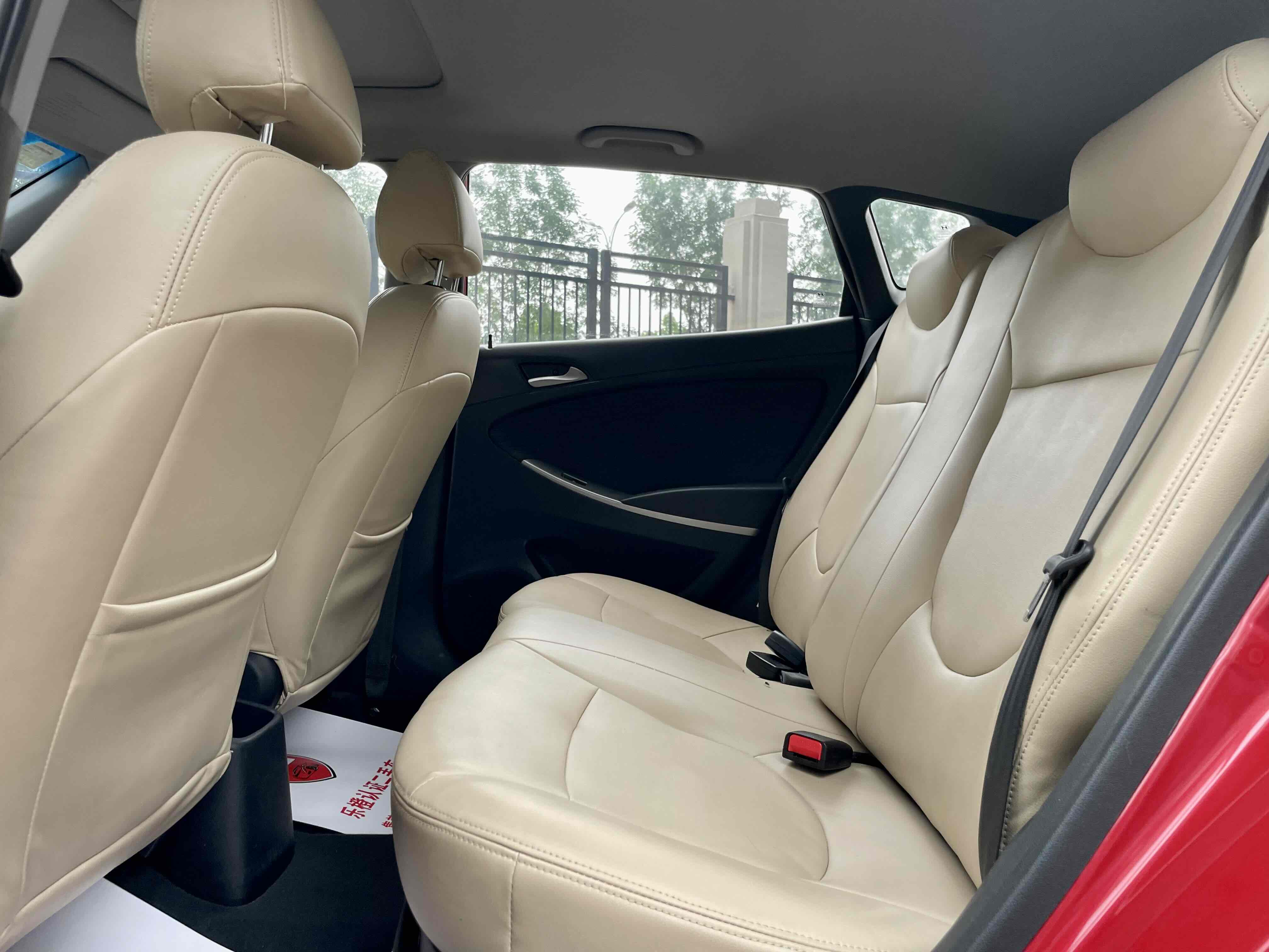 Hyundai Reina Hatchback 2014 #11 Hyundai Reina Hatchback 2014 car image #11