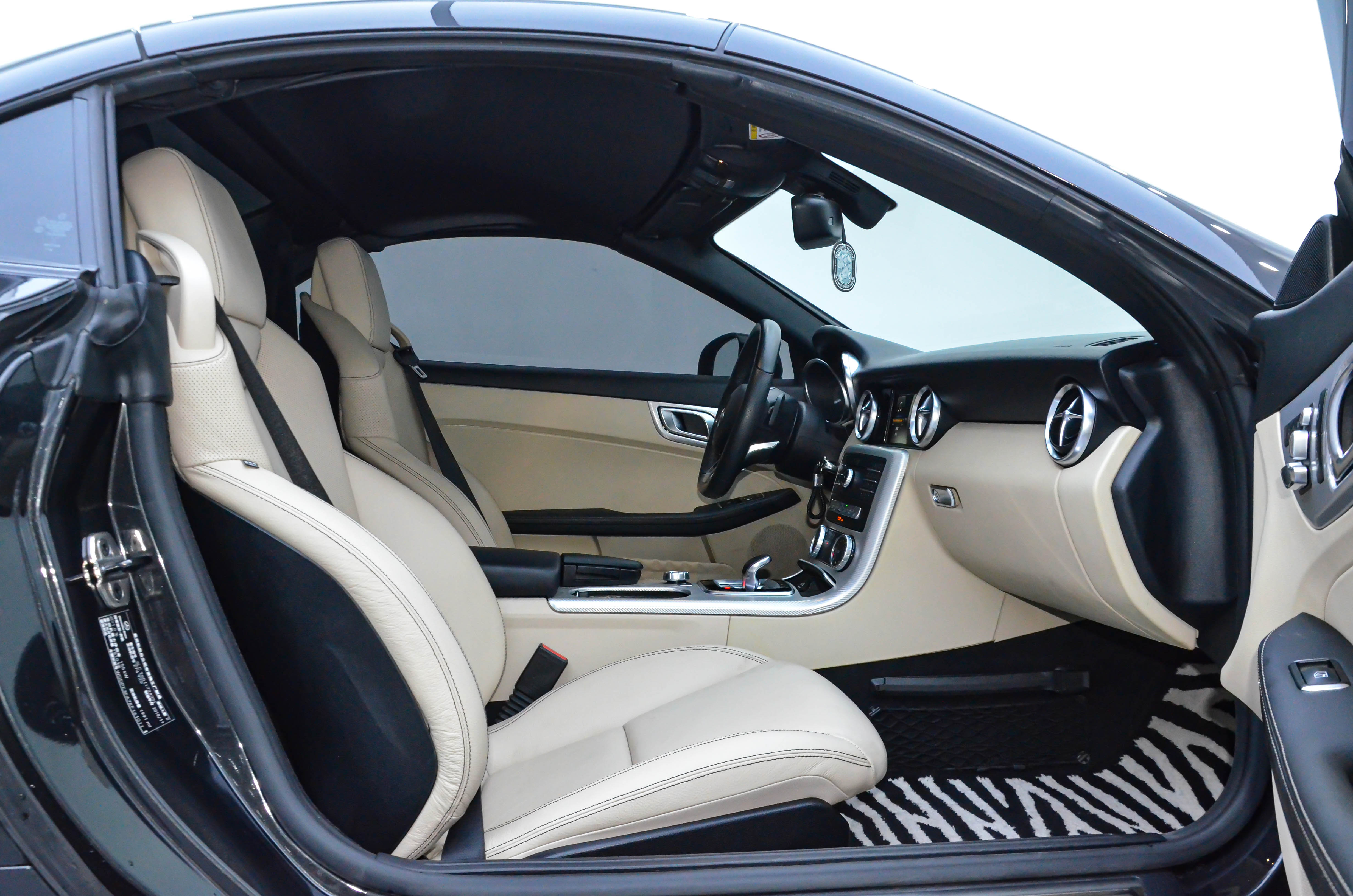 Mercedes-Benz SLC Class 2019 car image #11