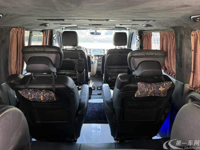 Volkswagen Caravelle 2017 car image #11