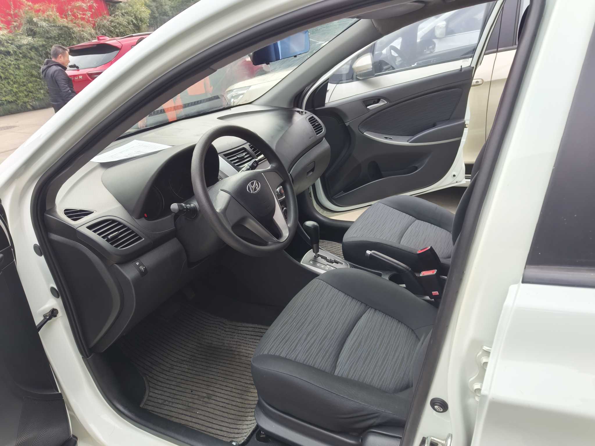 Hyundai Reina Hatchback 2016 #11 Hyundai Reina Hatchback 2016 car image #11