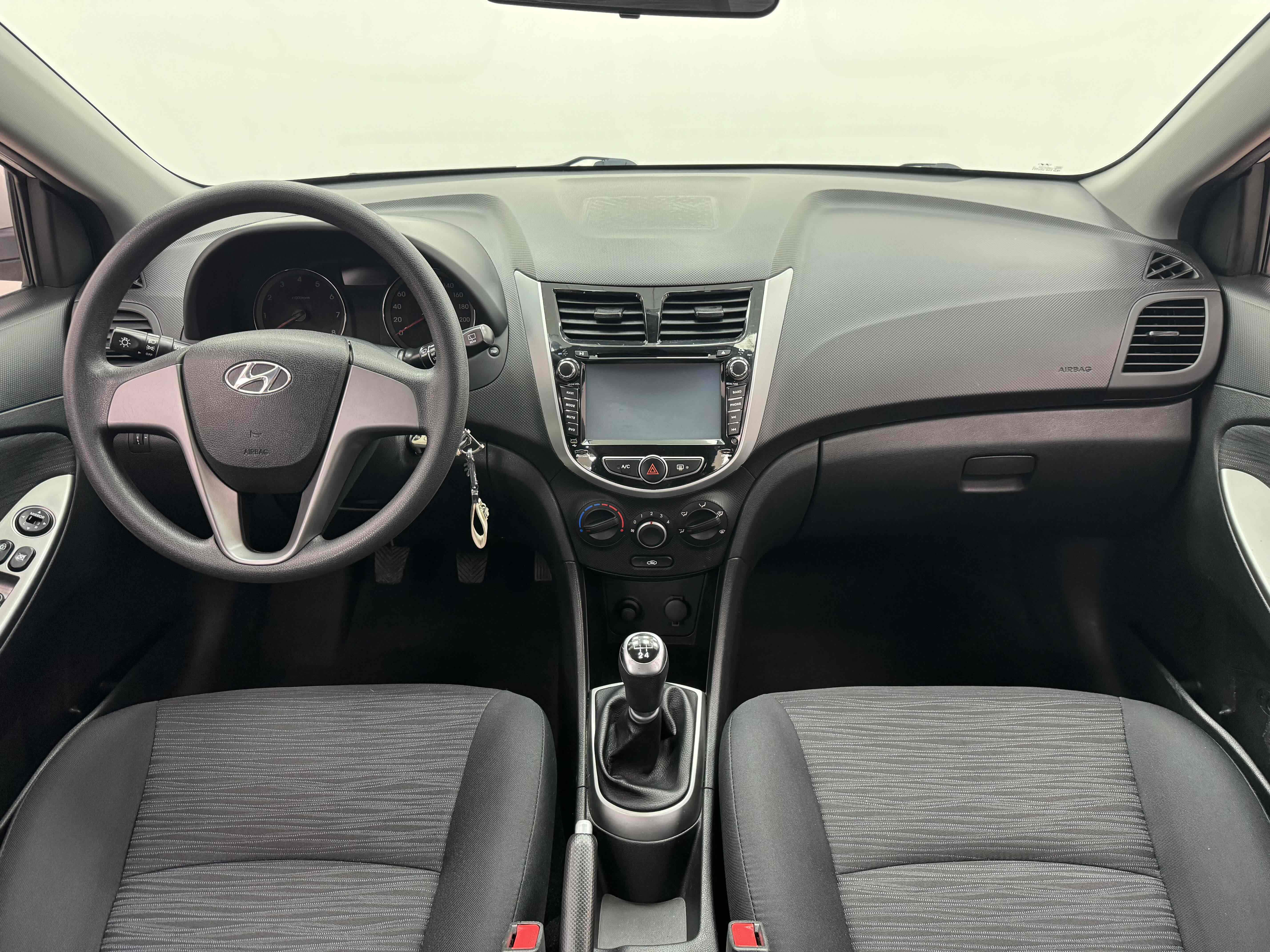 Hyundai Reina Hatchback 2015 #11 Hyundai Reina Hatchback 2015 car image #11