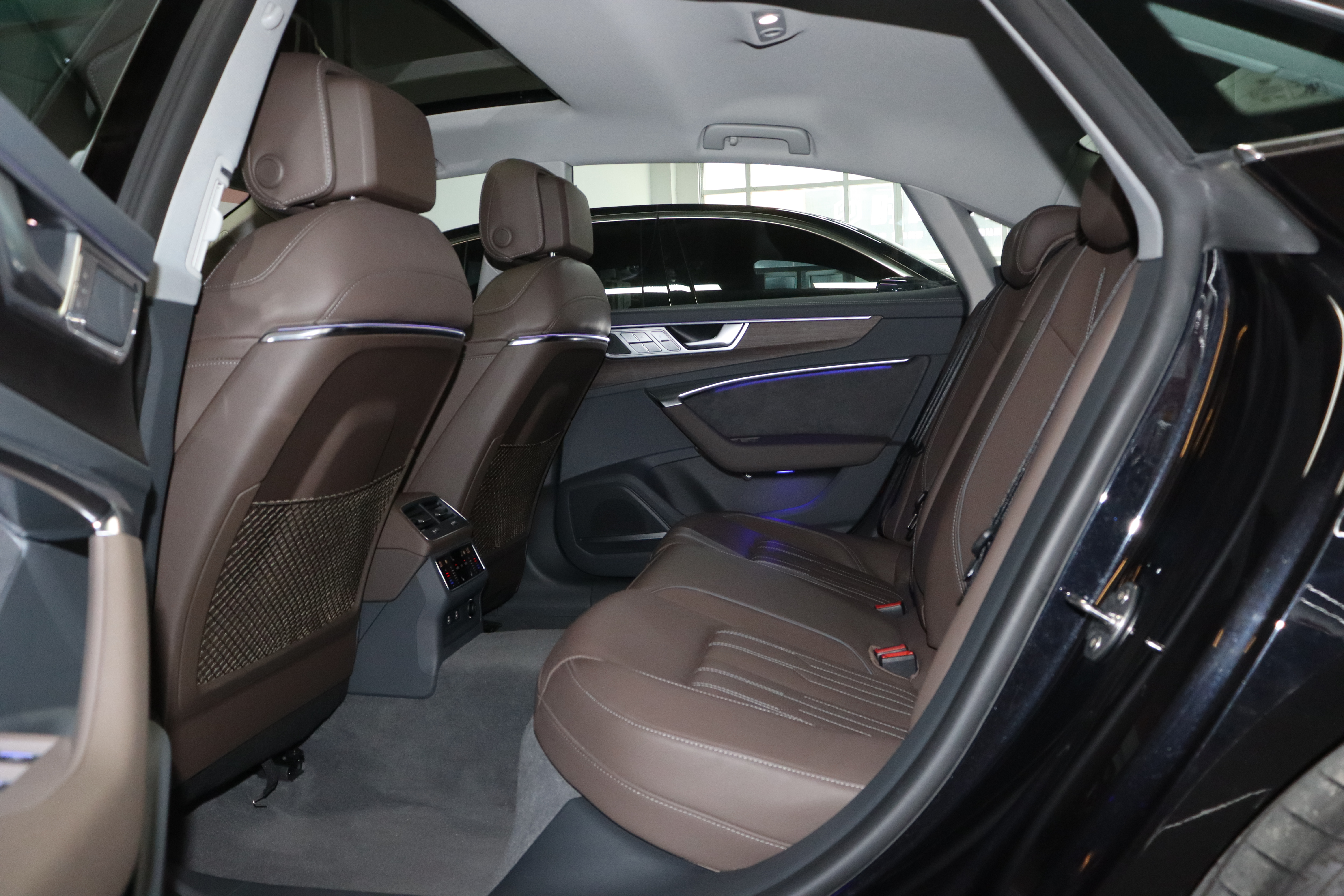 Audi A7L 2022 car image #11