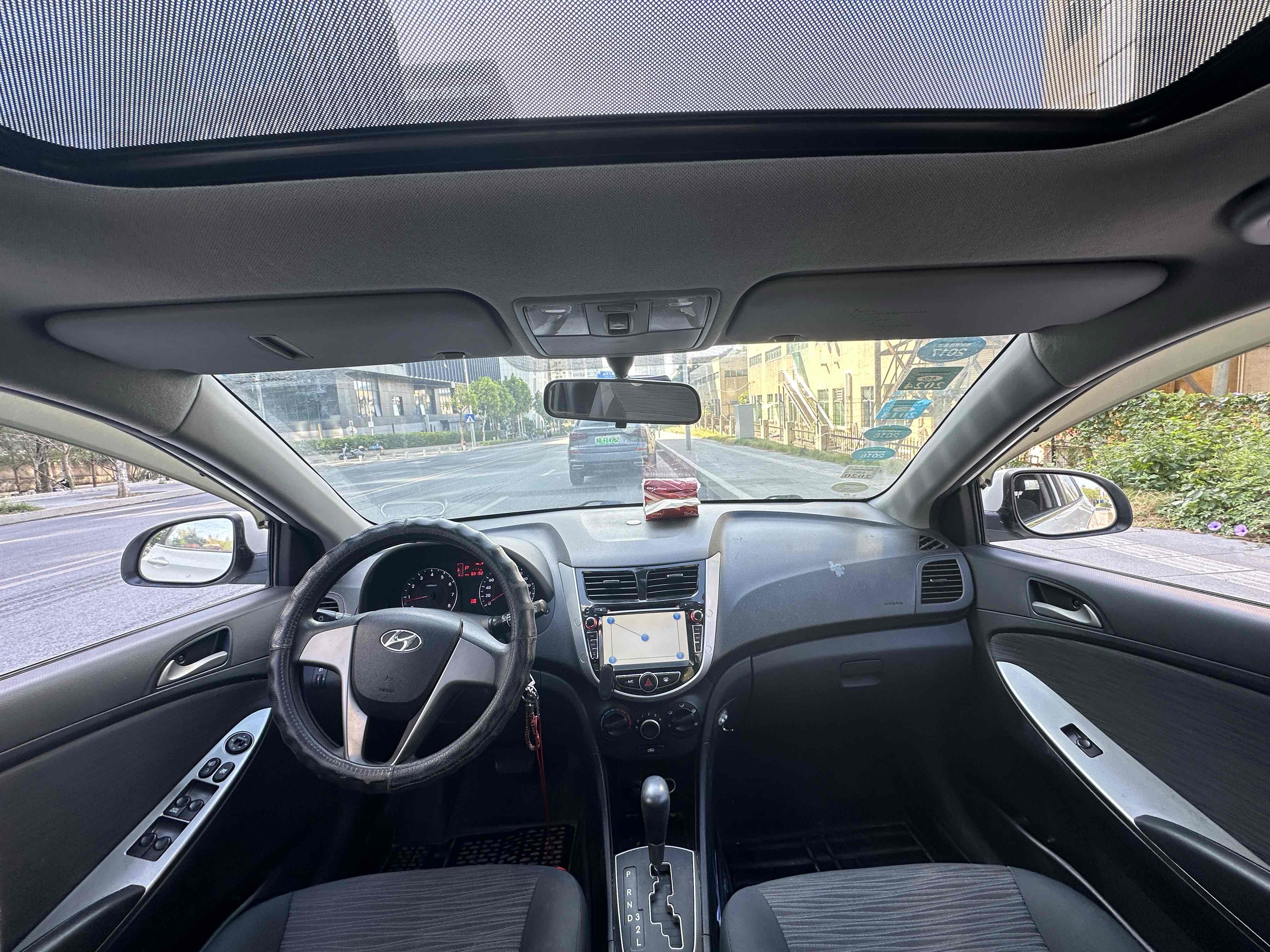 Hyundai Reina Hatchback 2016 imagem de carro #11