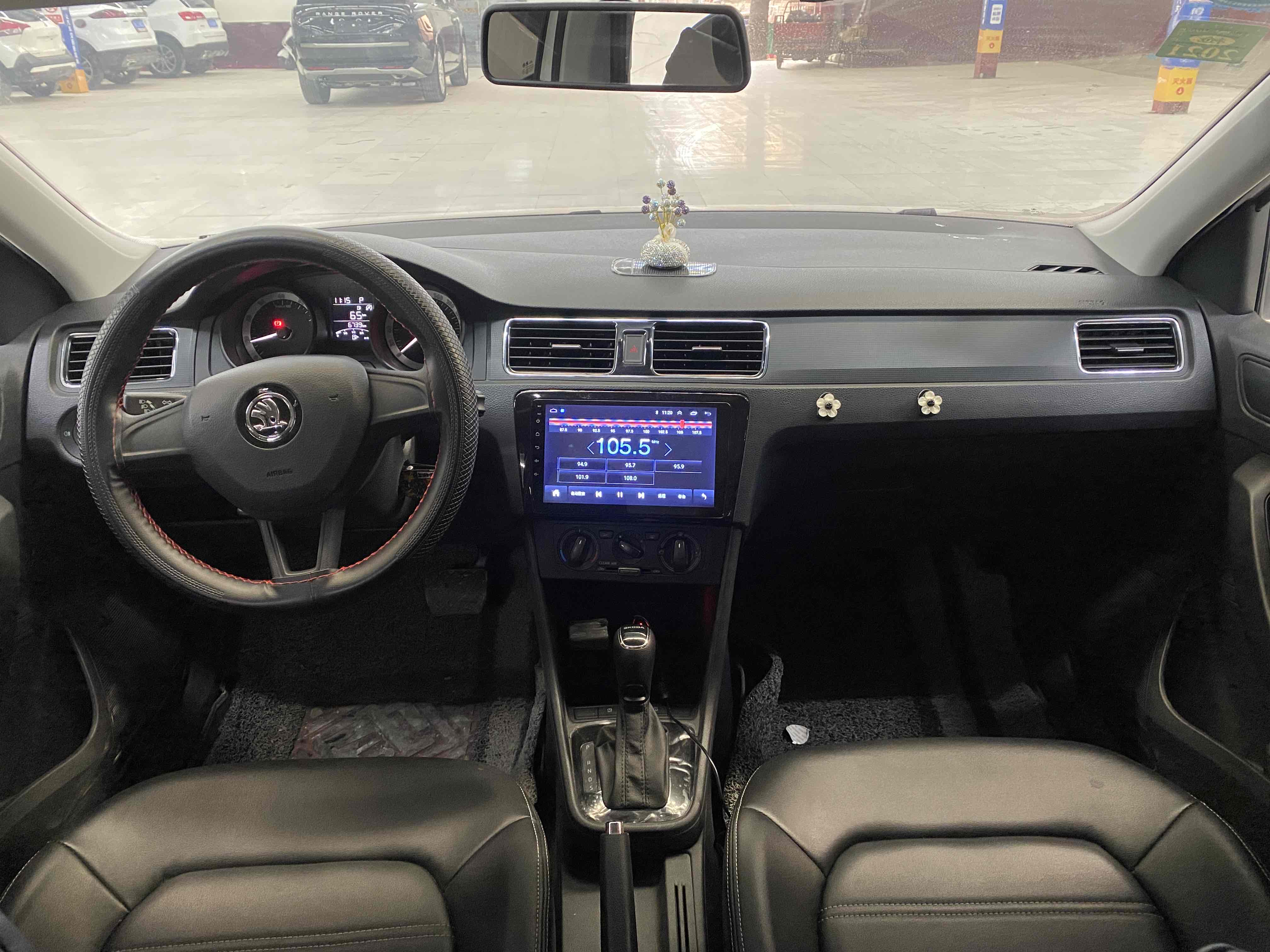 Skoda Rapid Spaceback 2019 car image #11