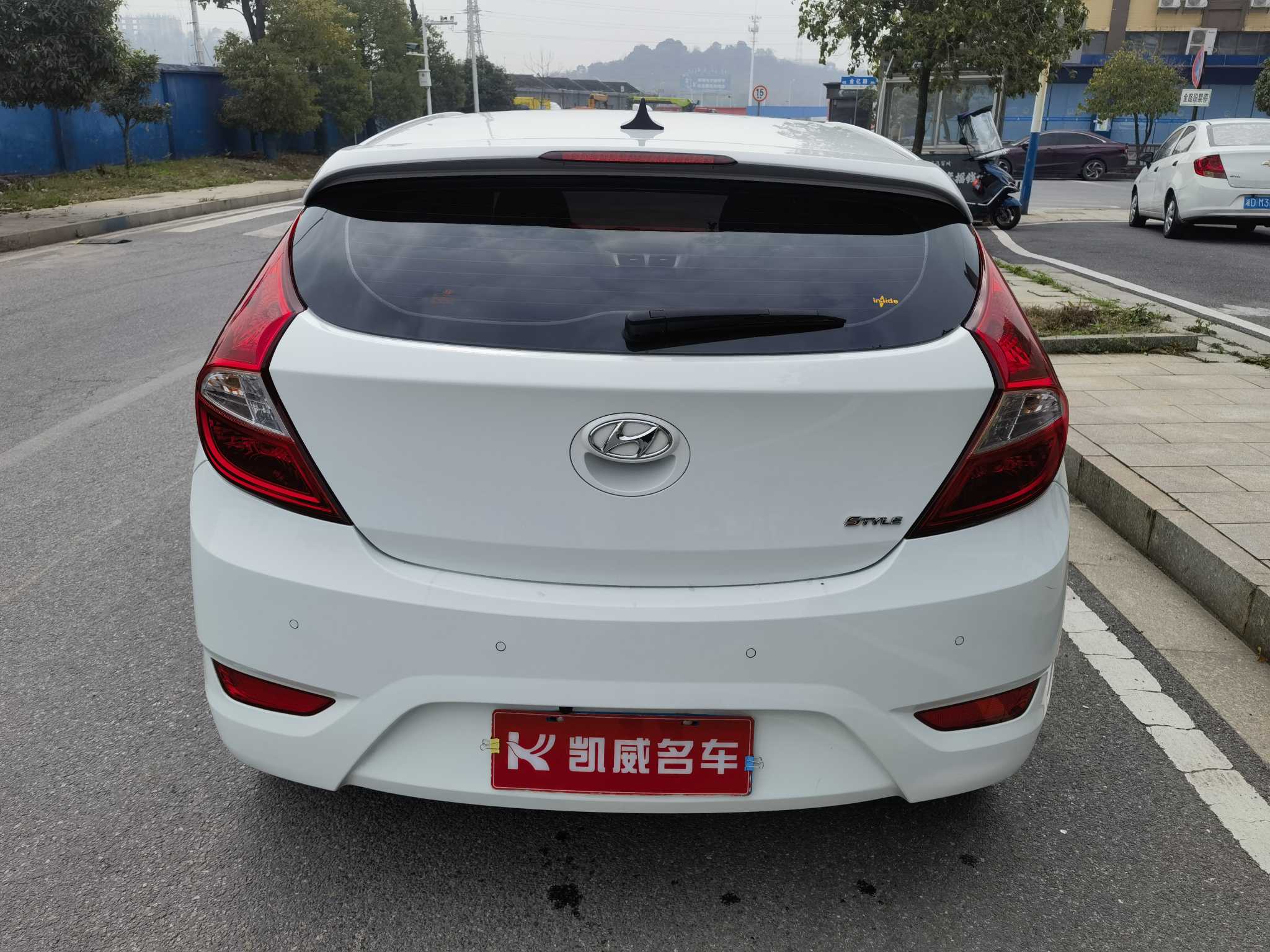 Hyundai Reina Hatchback 2016 imagem de carro #11