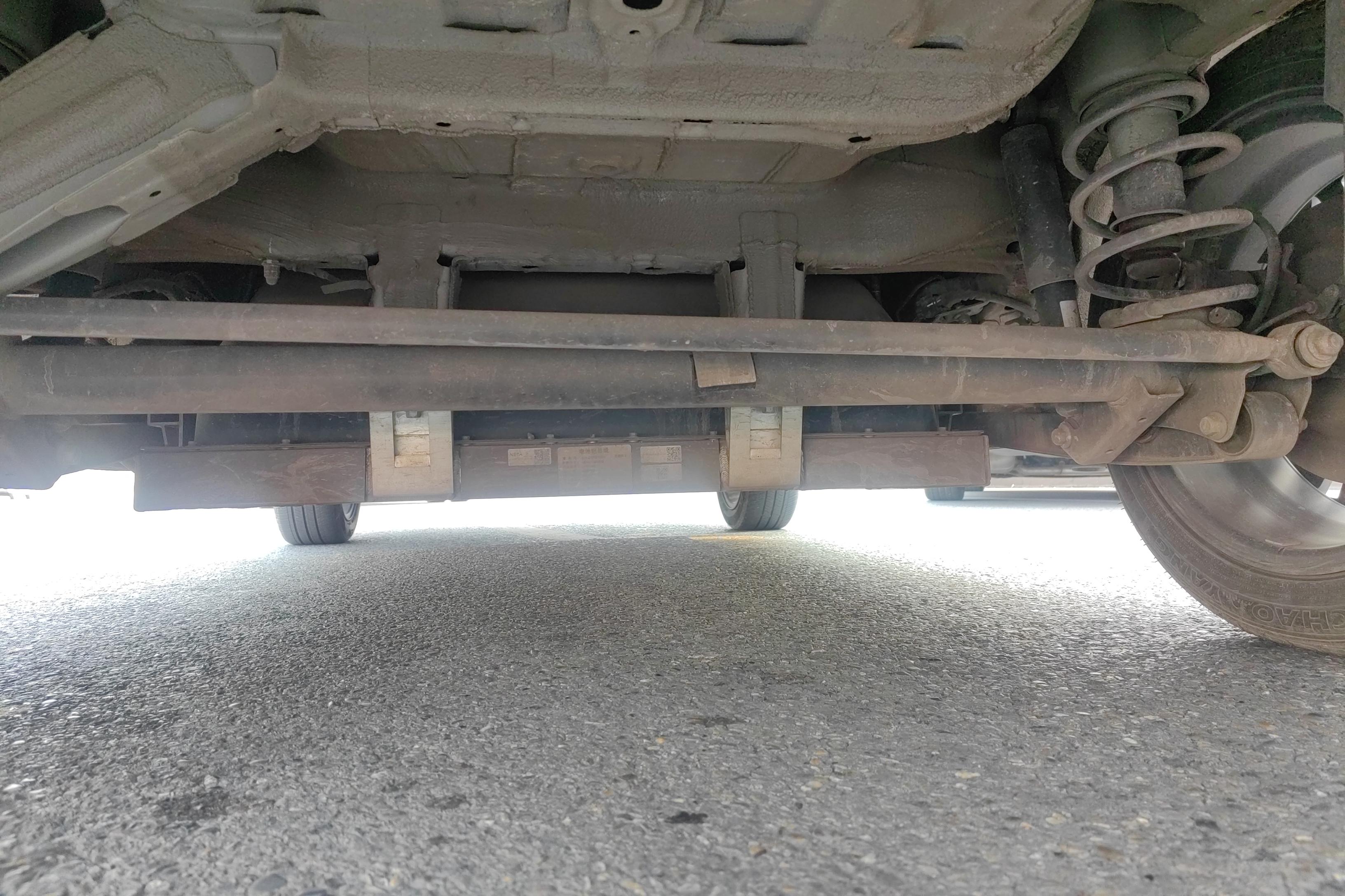 哪吒汽车 哪吒L 2023 汽车图片 #11