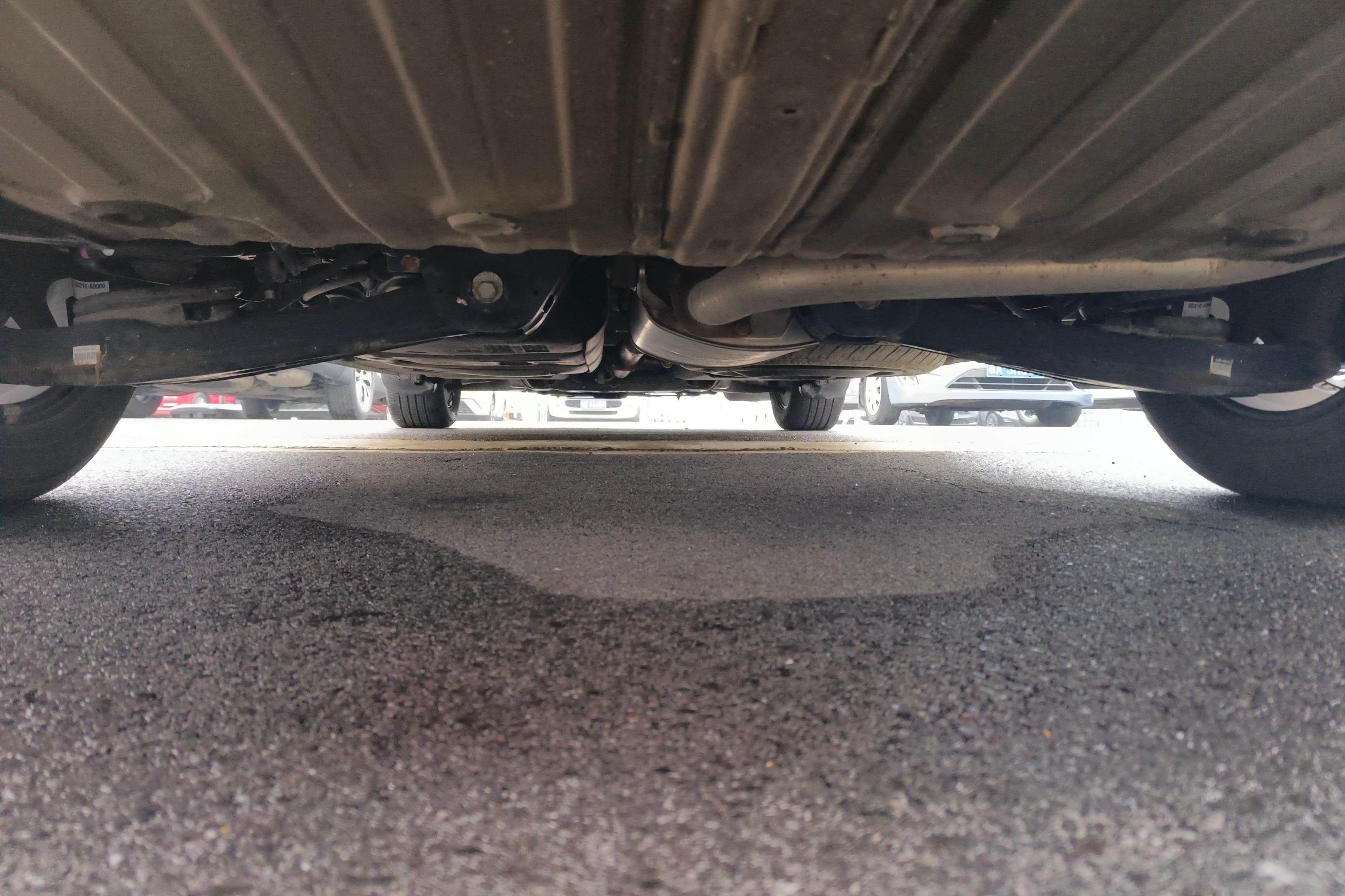 Kia Carnival 2016 immagine di auto #11