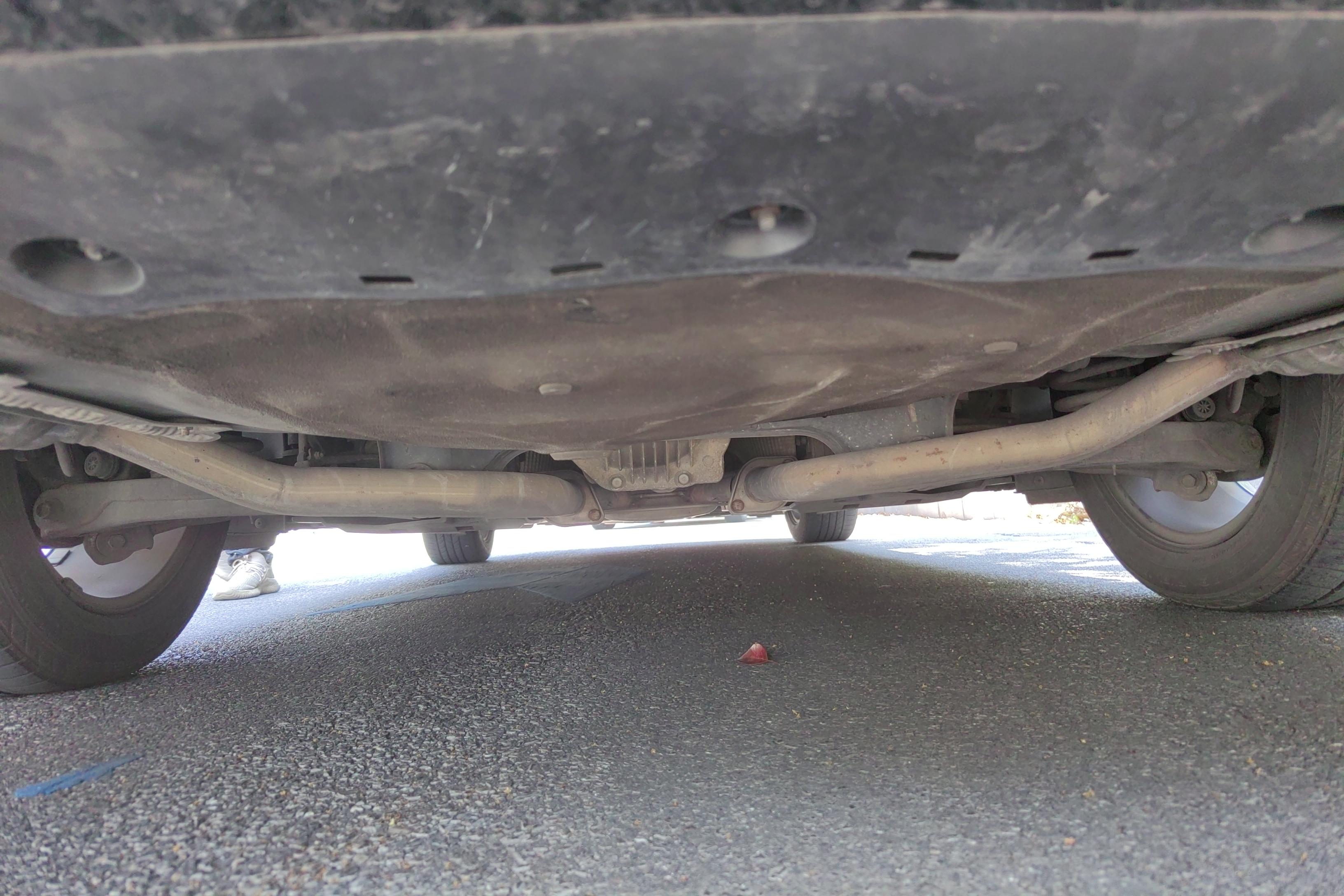 Hyundai Rohens 2014 car image #11