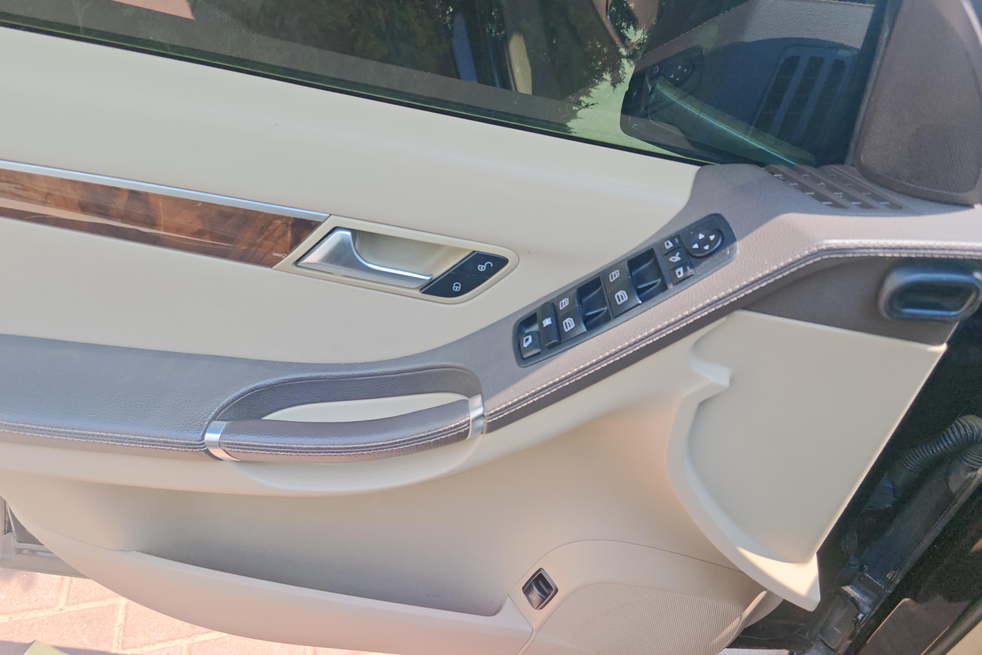 Mercedes-Benz R Class 2012 #11 Mercedes-Benz R Class 2012 car image #11