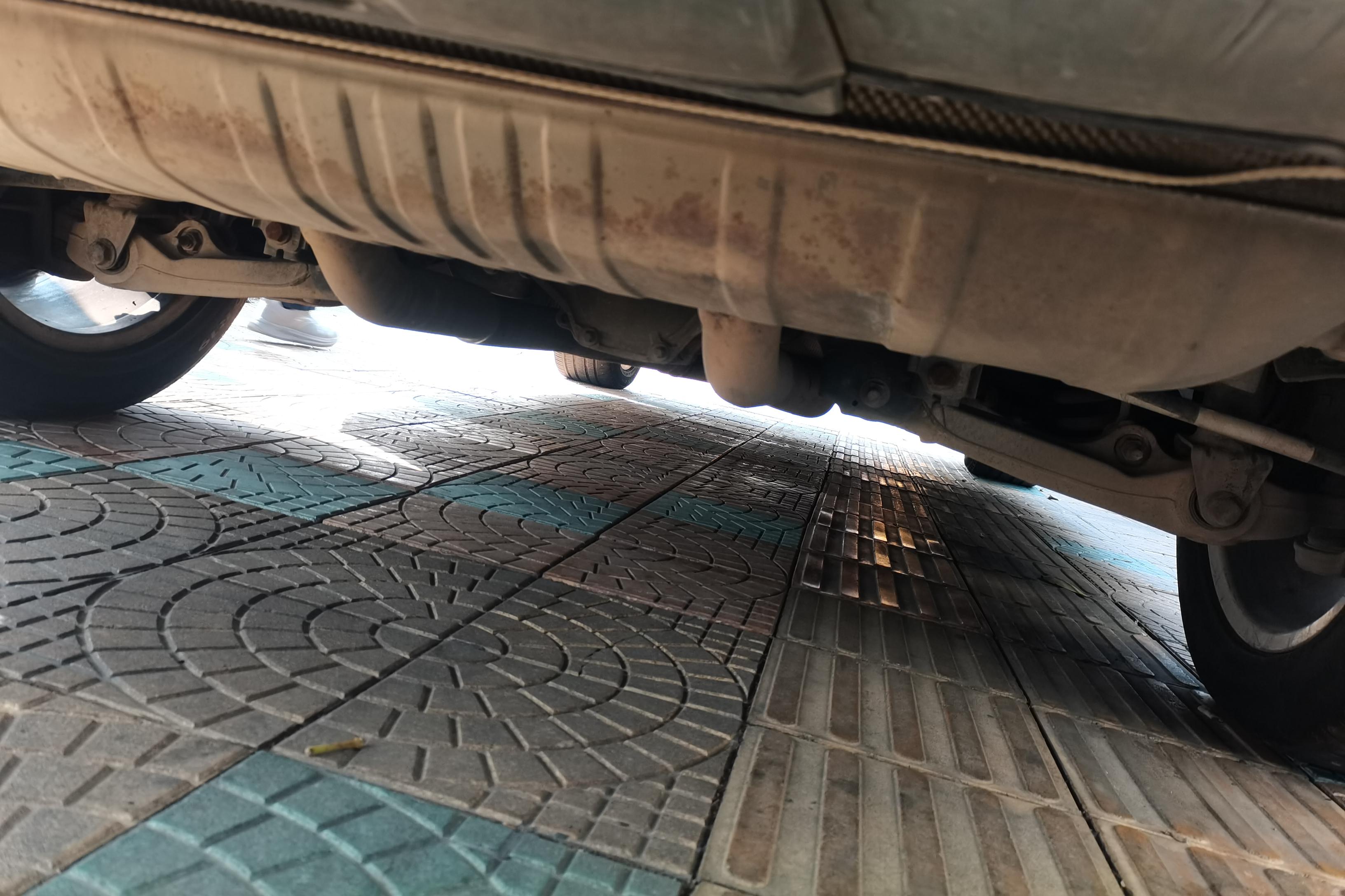 Mercedes-Benz M Class 2014 car image #11