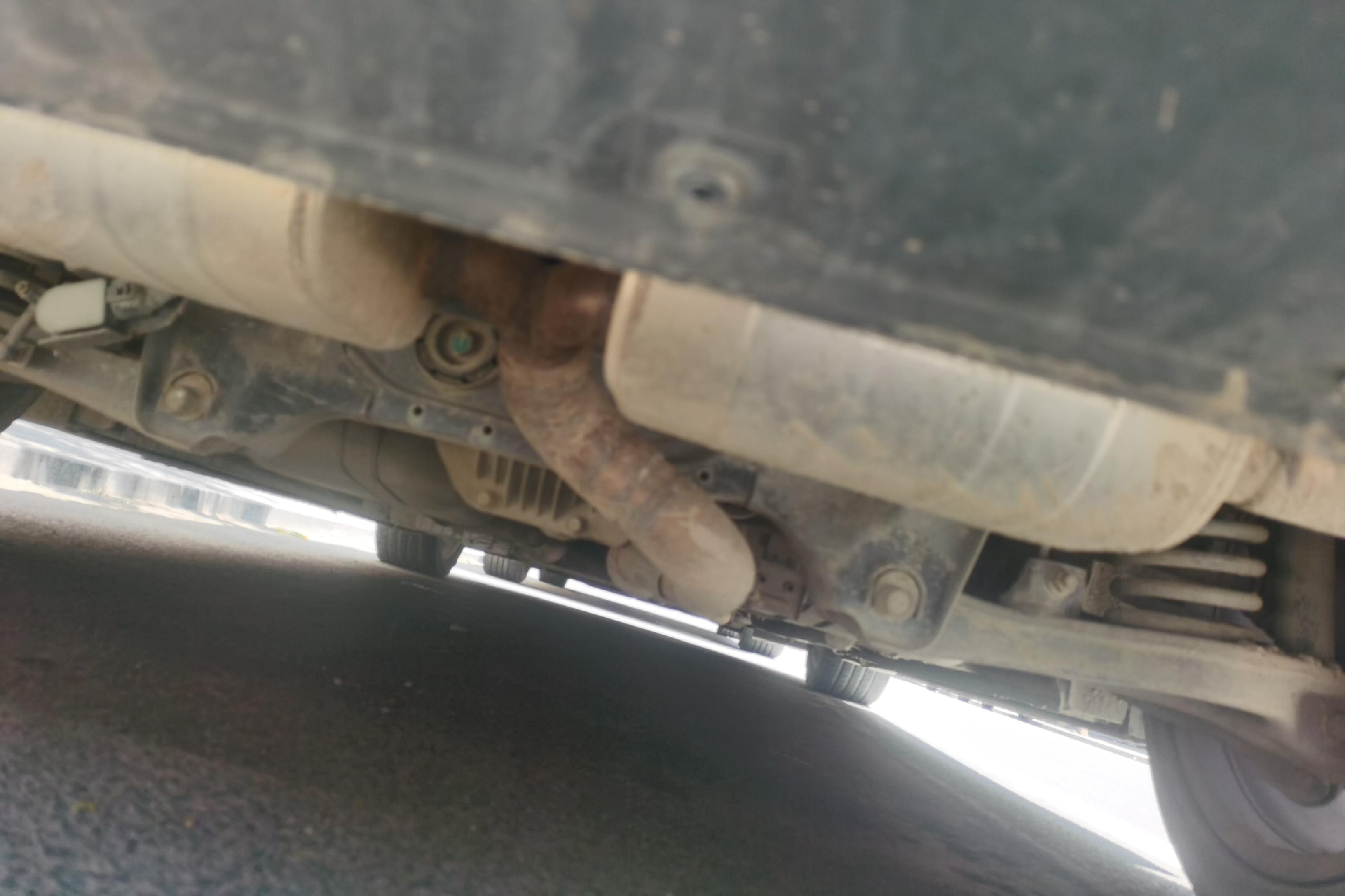 Hyundai Rohens 2012 #11 Hyundai Rohens 2012 car image #11