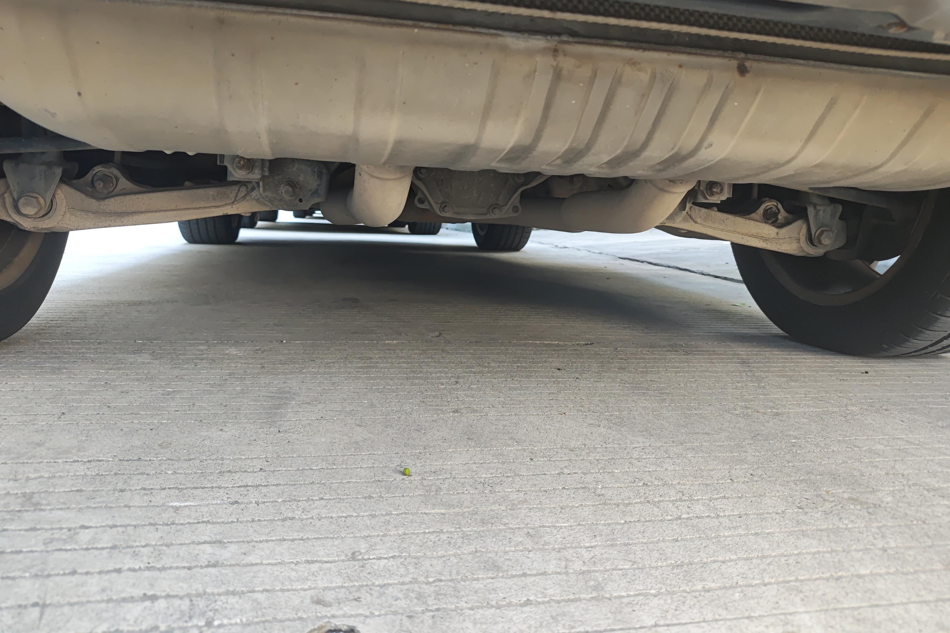 Mercedes-Benz M Class 2015 car image #11