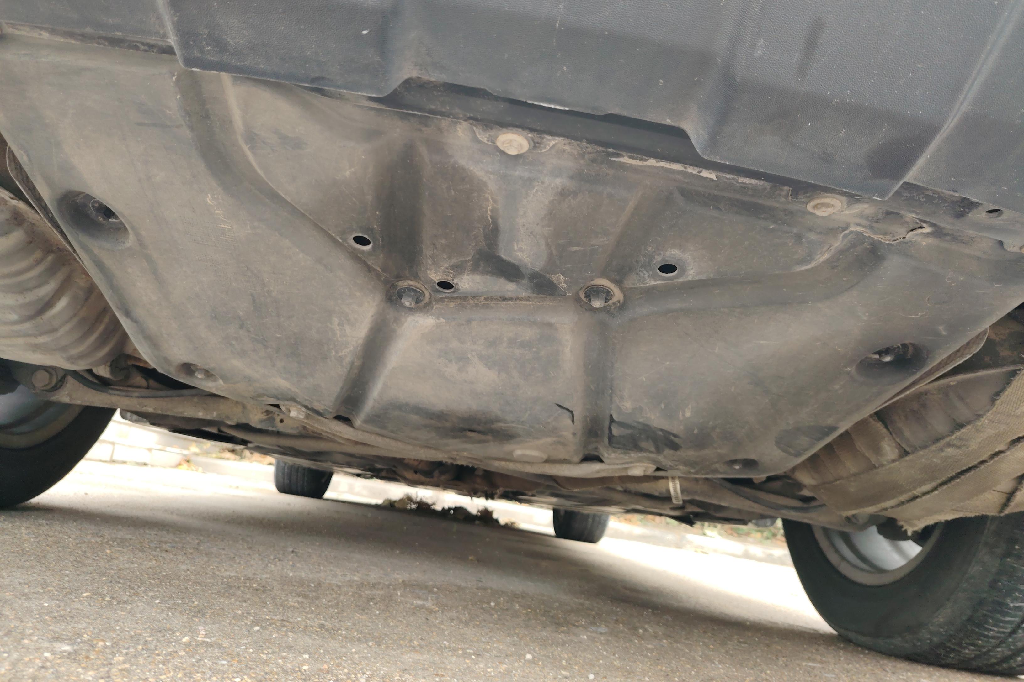 Mercedes-Benz R Class 2011 car image #11