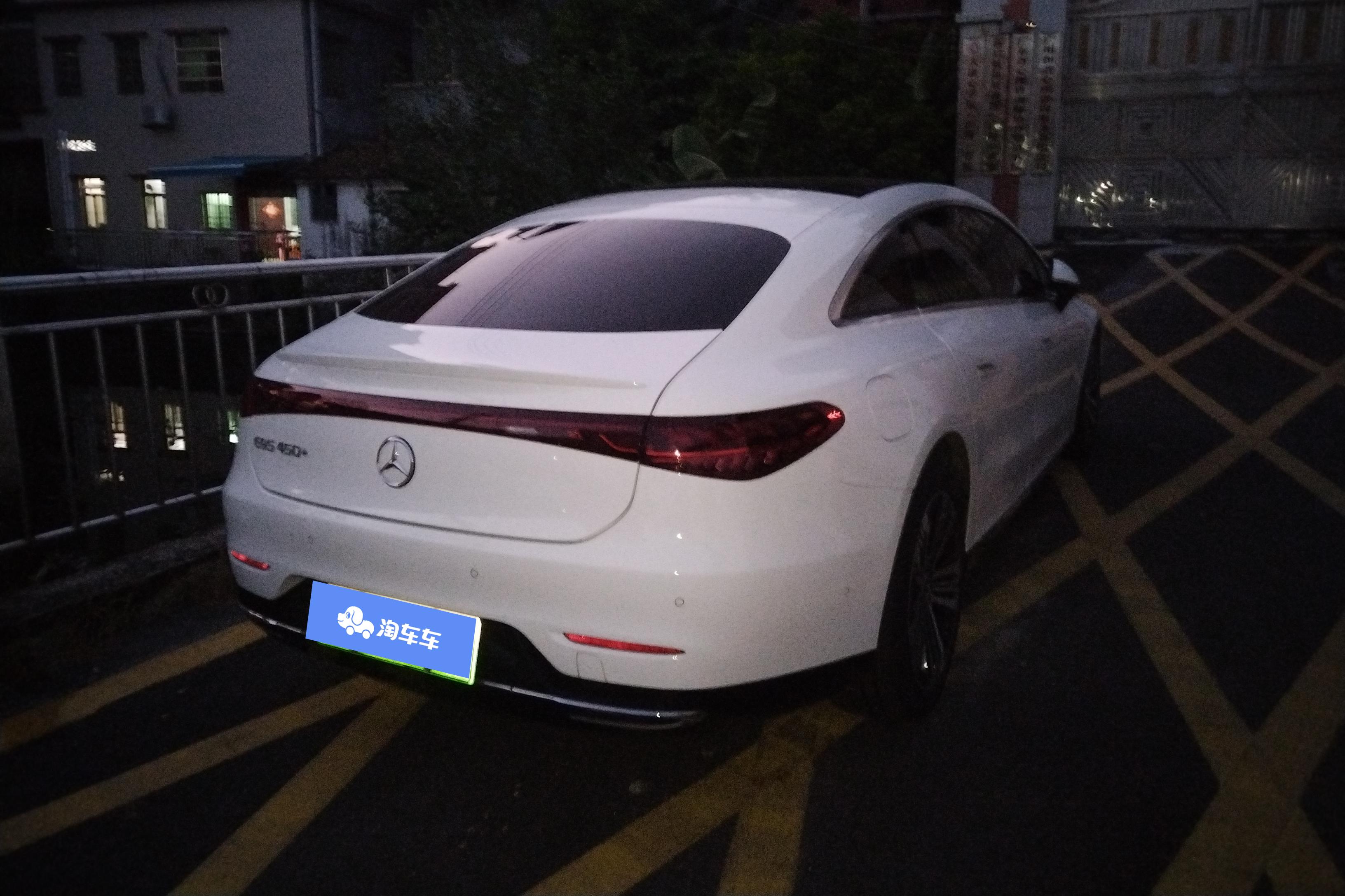 Mercedes-Benz EQS SUV 2022 car image #11