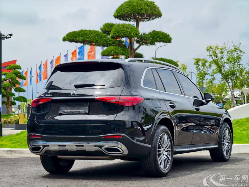 Mercedes-Benz GLC Class 2024 immagine di auto #11