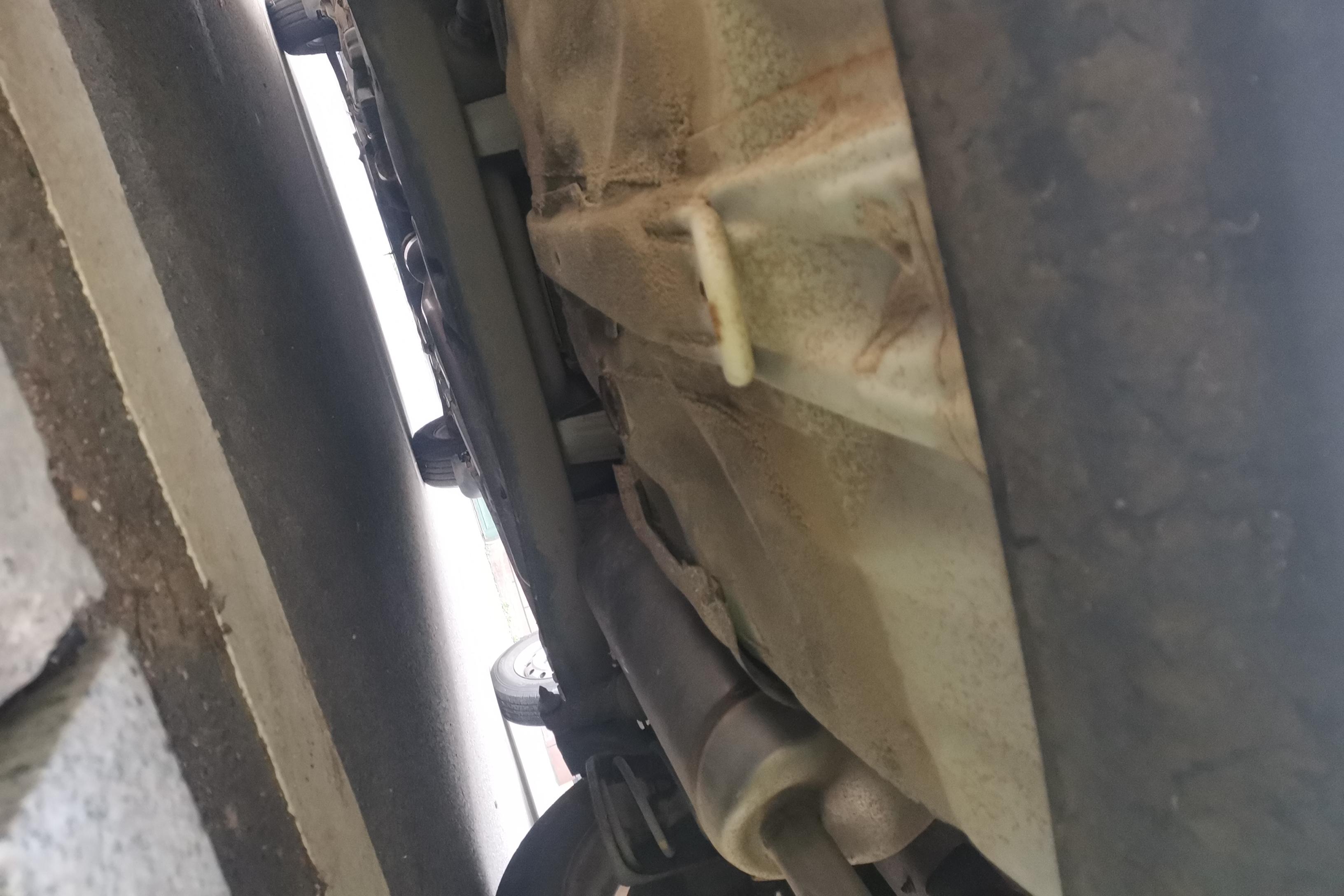 Hyundai Reina 2015 car image #11