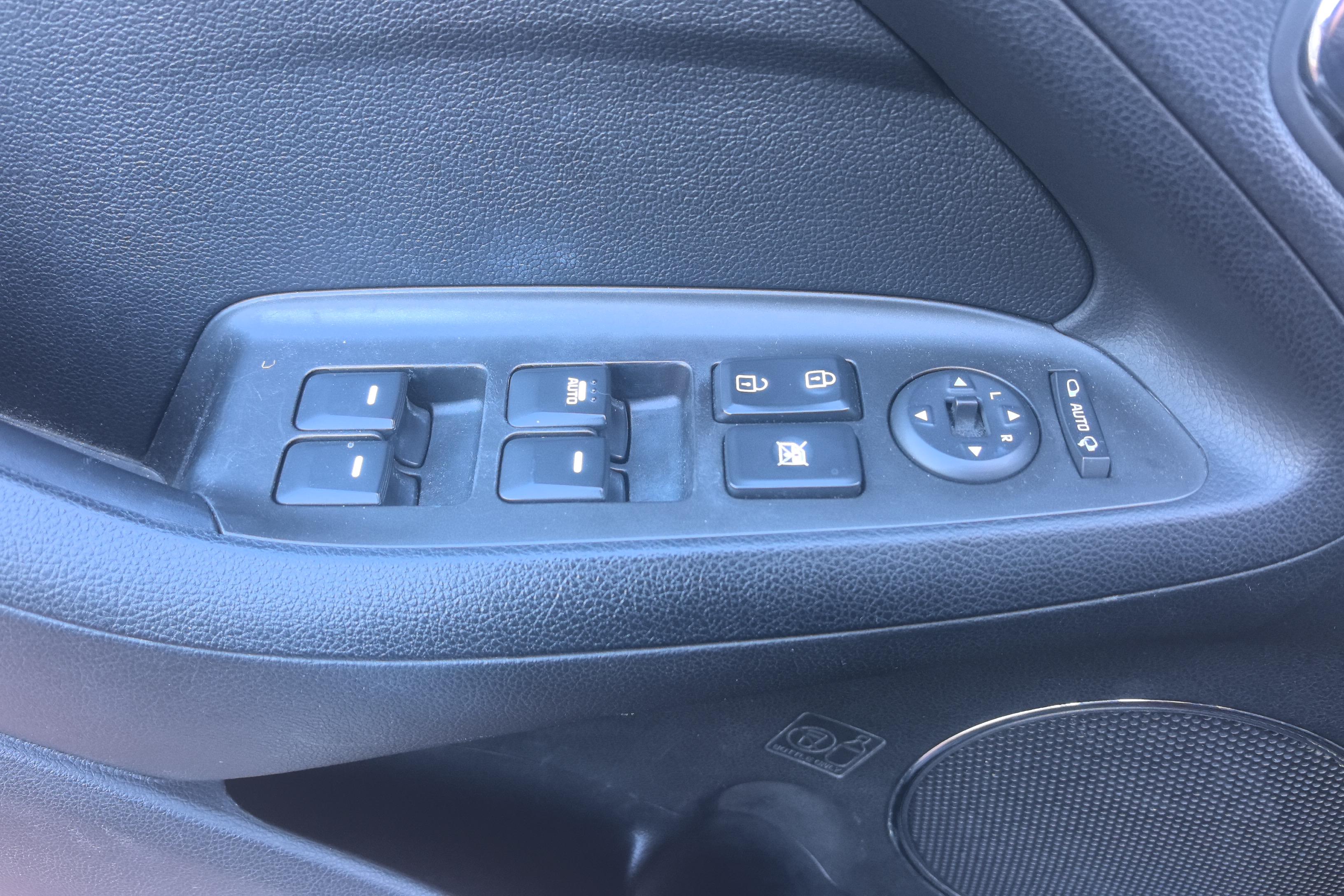 Kia Forte Koup 2015 car image #11