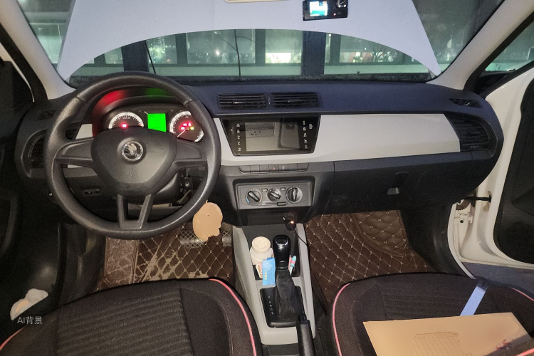 Skoda Fabia 2017 immagine di auto #11