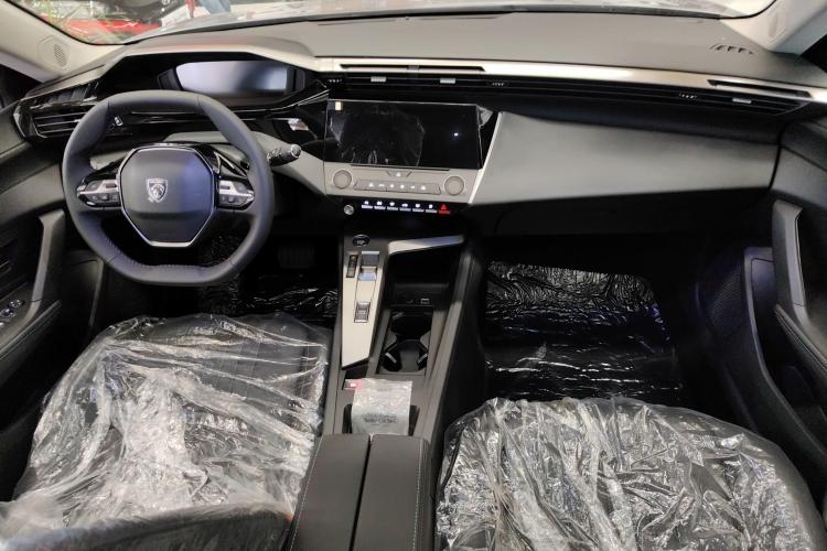 Peugeot 408X car image #11