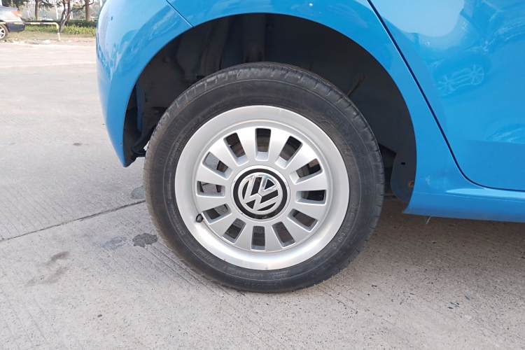 Volkswagen up! 2016 immagine di auto #11