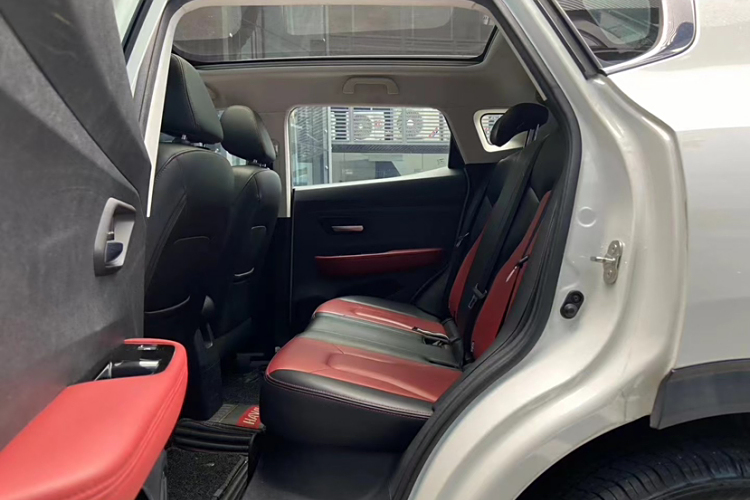 Haval H2s 2018 #11 Haval H2s 2018 car image #11