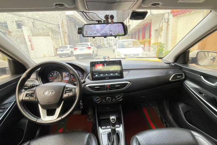 Hyundai Celesta Wagon 2018 #11 Hyundai Celesta Wagon 2018 car image #11