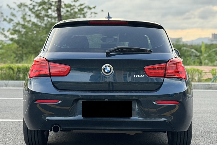 BMW 1 Series (Imported) 2016 car image #11