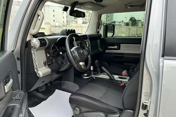 Toyota FJ Cruiser 2020 imagem de carro #11