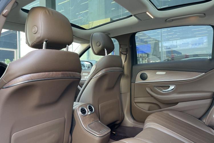 Mercedes-Benz E Class New Energy 2021 car image #11