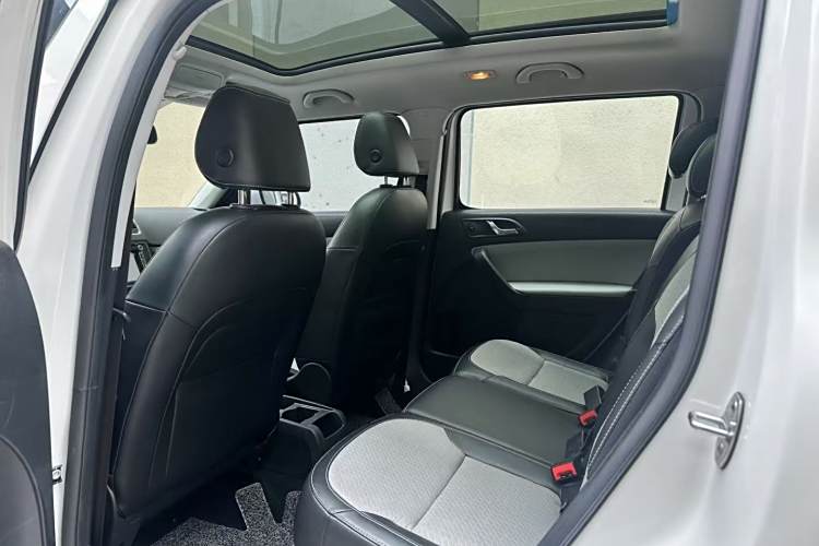 Skoda Yeti (Imported) 2015 car image #11