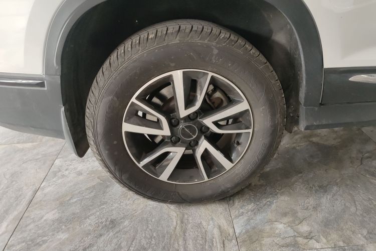 T5 2023 car image #11