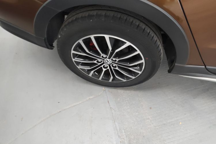 Volkswagen Cross Lavida 2017 صورة سيارة #11