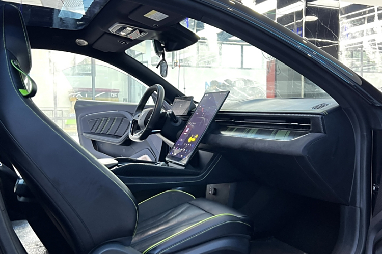 哪吒汽车 哪吒GT 2023 汽车图片 #11