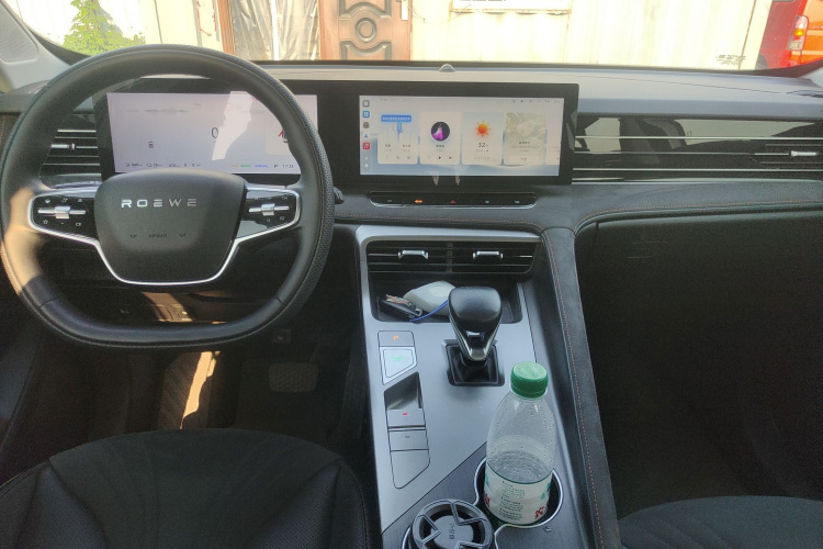 Roewe D5X DMH 2024 car image #11