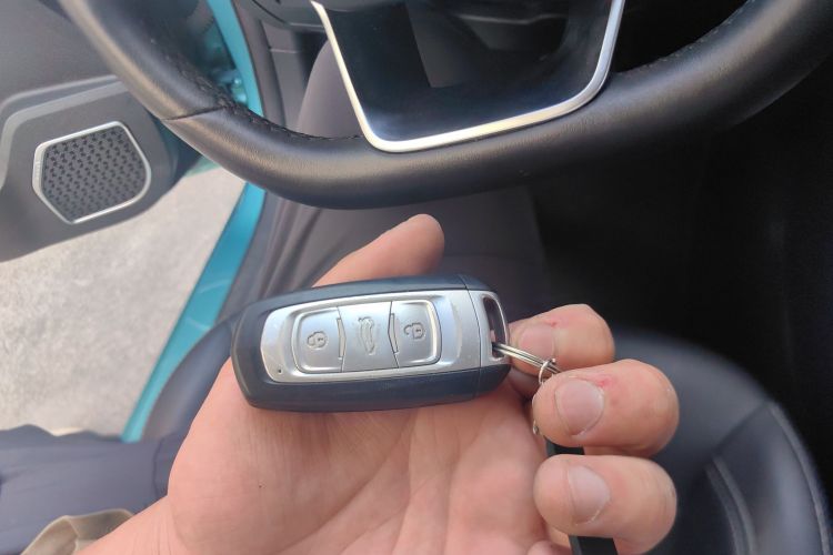 Vision X3 2019 car image #11