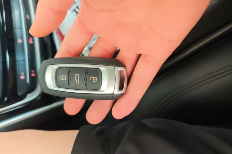 GEELY Ulion 2017 #11 GEELY Ulion 2017 immagine di auto #11