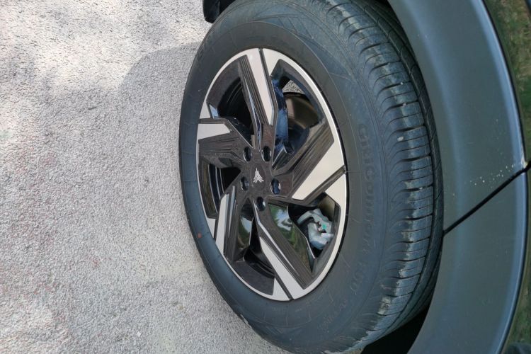 哪吒汽车 哪吒X 2024 汽车图片 #11