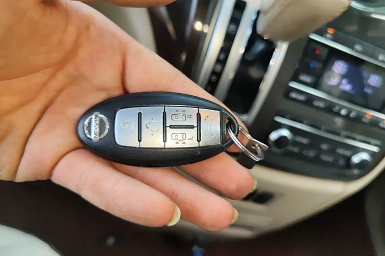 Nissan Quest 2016 imagem de carro #11