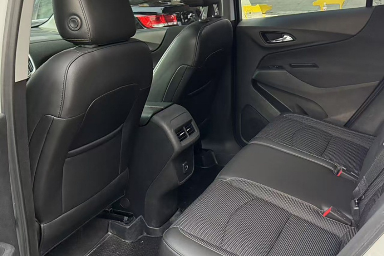 Chevrolet Equinox 2019 car image #11