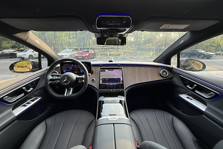 Mercedes-Benz EQE Class 2024 car image #11