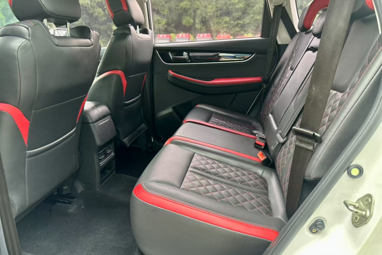 T5 2019 car image #11