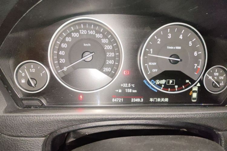 BMW 3 Series 2018 immagine di auto #11