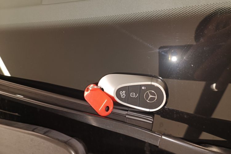 Mercedes-Benz EQS Class 2021 car image #11